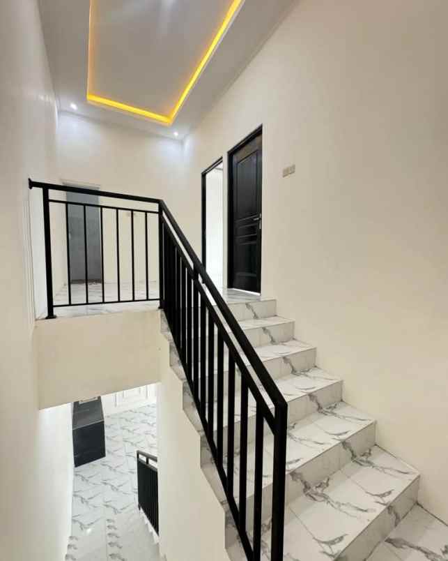 dijual rumah ketileng