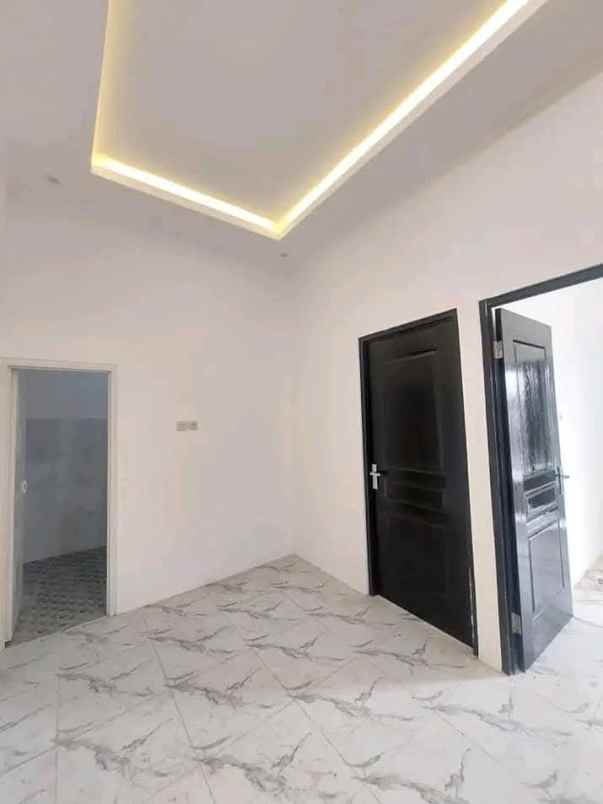 dijual rumah ketileng