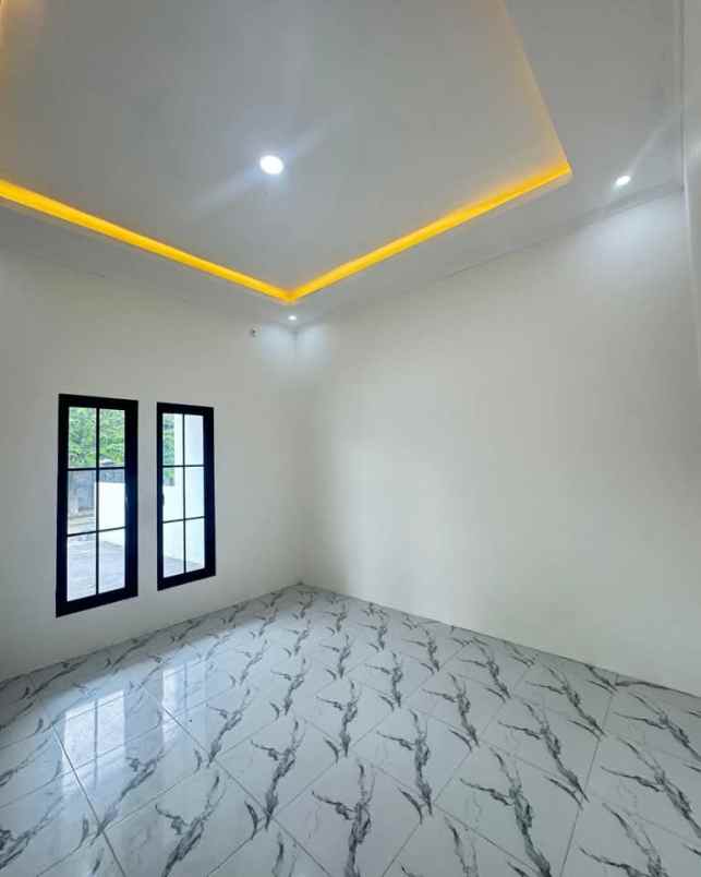 dijual rumah ketileng