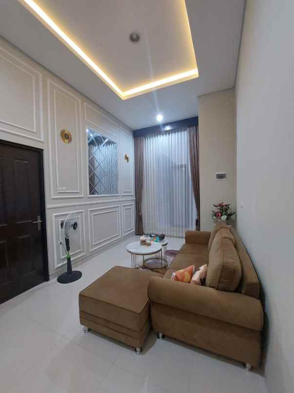 dijual rumah ketileng