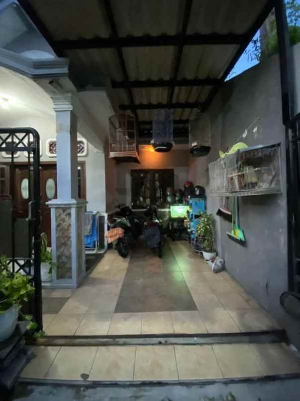 dijual rumah ketintang baru selatan