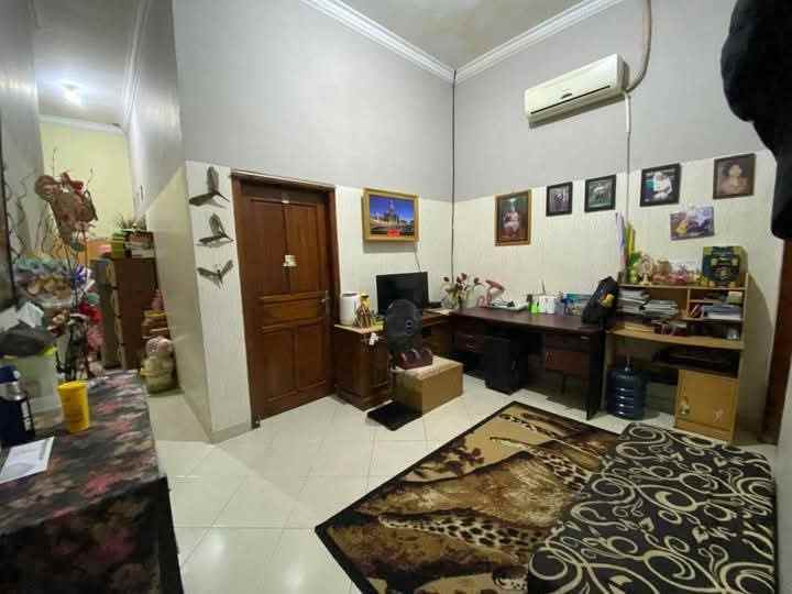 dijual rumah ketintang baru selatan