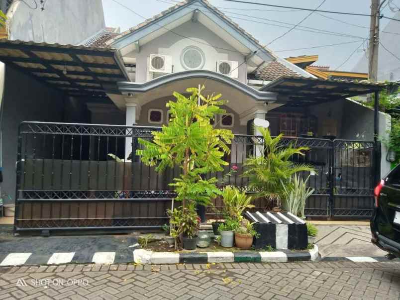 dijual rumah ketintang baru selatan