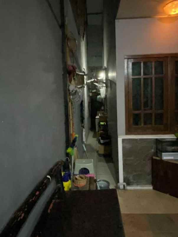 dijual rumah ketintang baru selatan