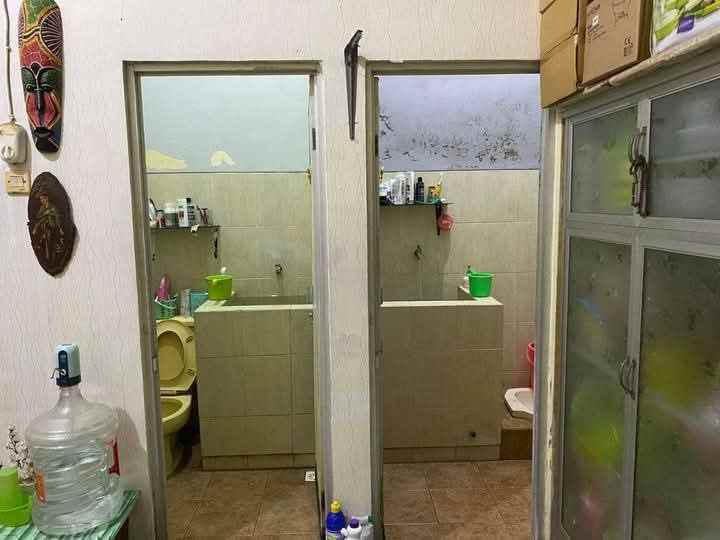 dijual rumah ketintang baru selatan