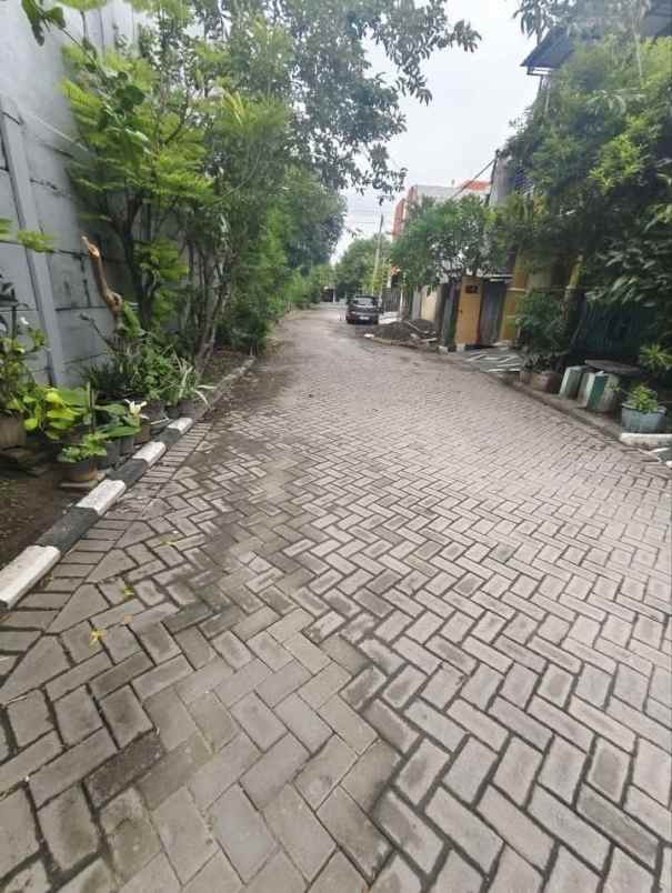dijual rumah ketintang baru selatan