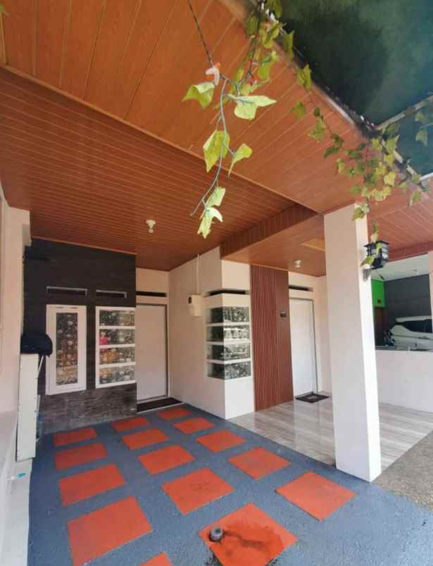 dijual rumah kiaracondong