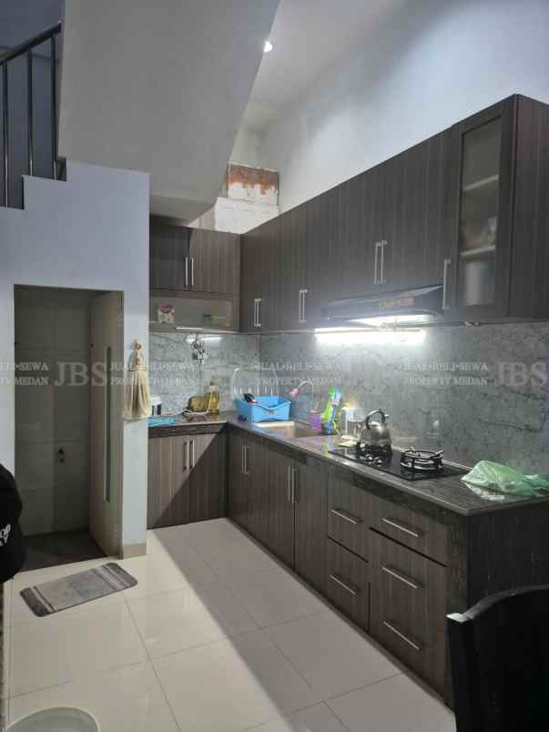 dijual rumah komplek berjaya avenue