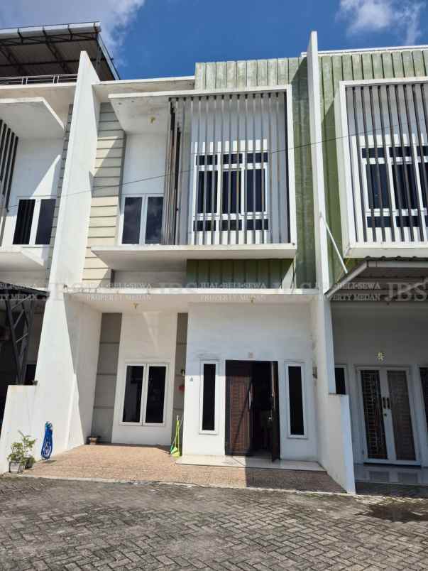 dijual rumah komplek berjaya avenue