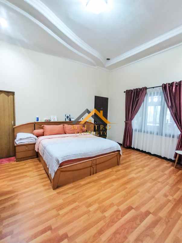 dijual rumah komplek cemara asri jalan