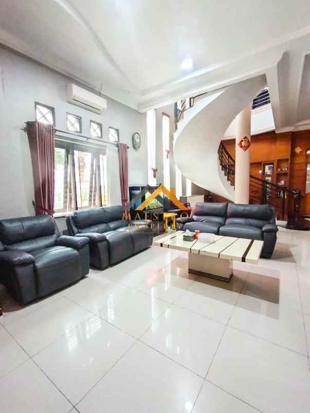 dijual rumah komplek cemara asri jalan