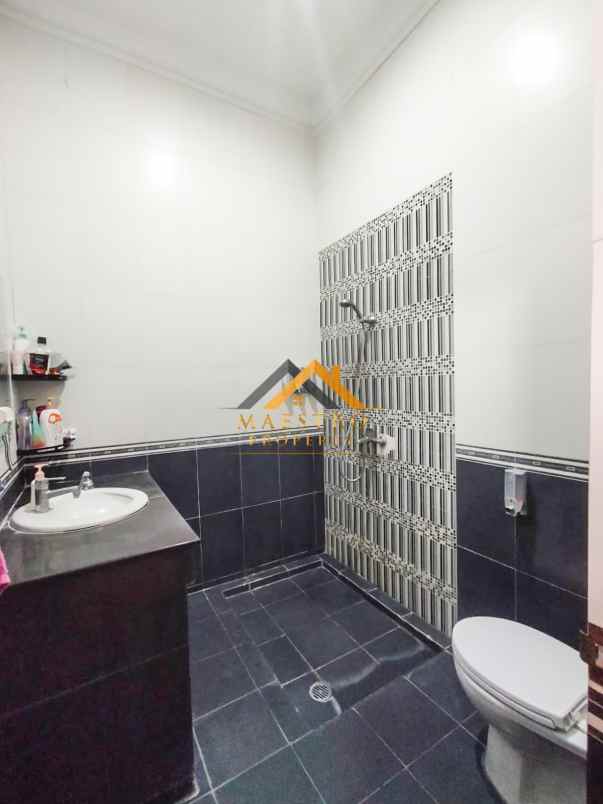 dijual rumah komplek cemara asri jalan