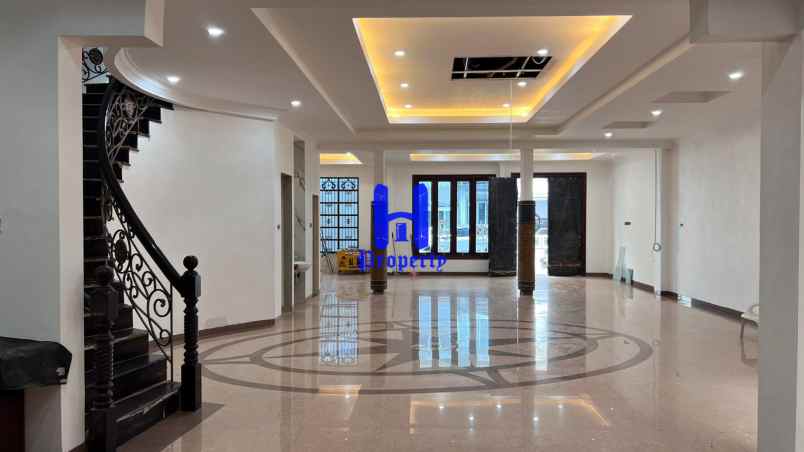 dijual rumah komplek cemara asri jalan