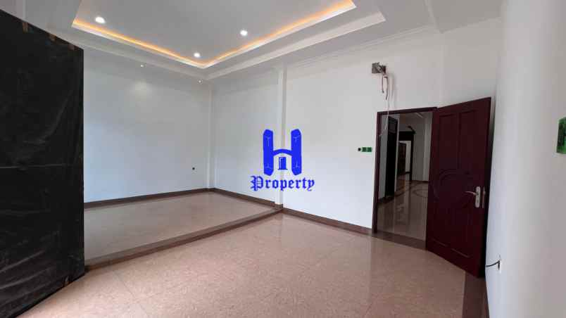 dijual rumah komplek cemara asri jalan