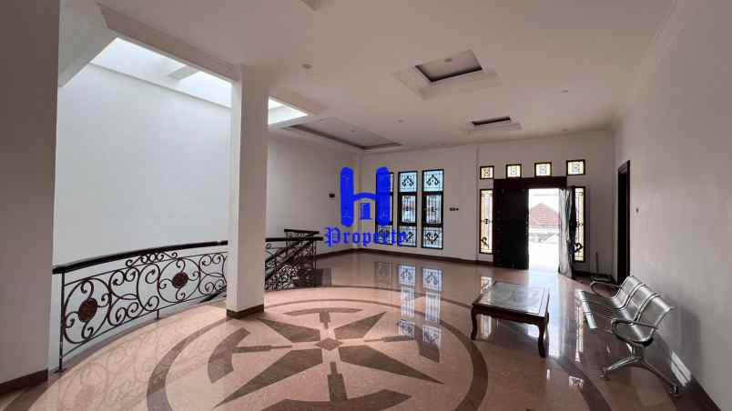 dijual rumah komplek cemara asri jalan