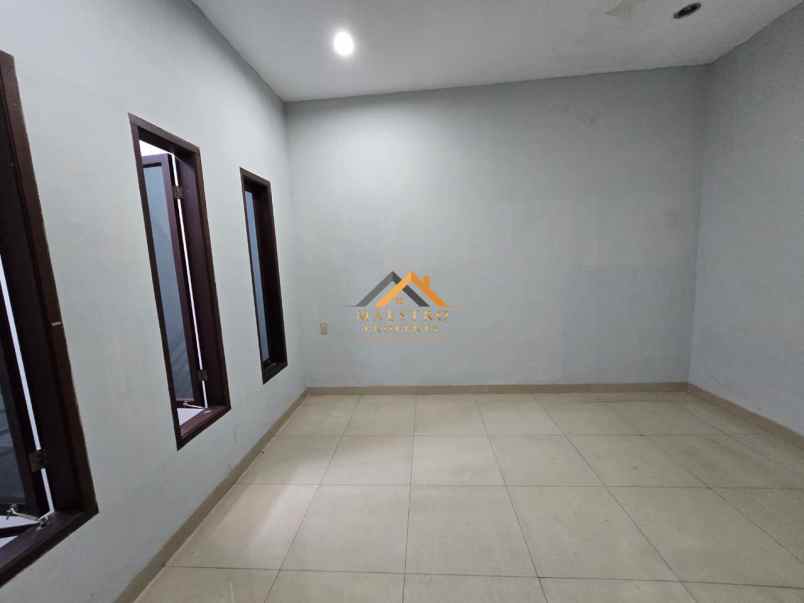 dijual rumah komplek cemara asri jalan