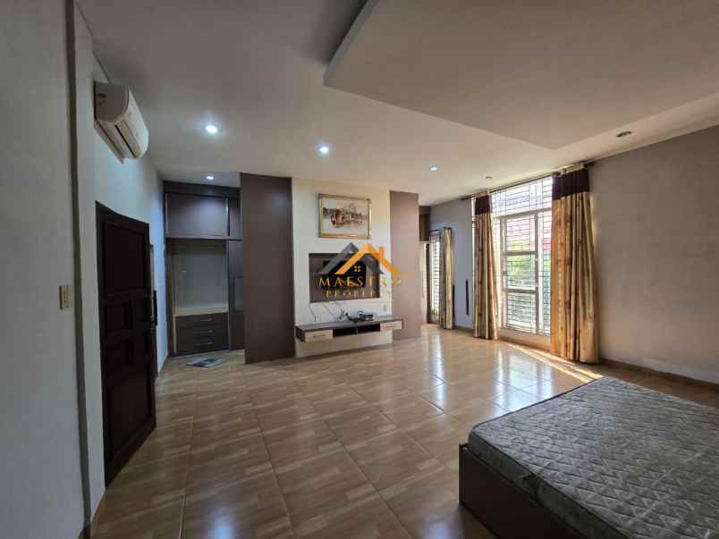 dijual rumah komplek cemara asri jalan