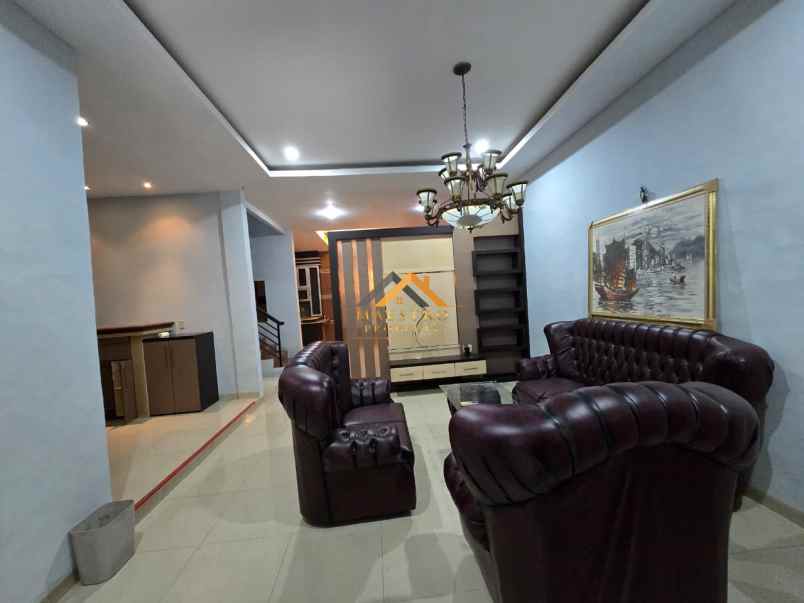 dijual rumah komplek cemara asri jalan