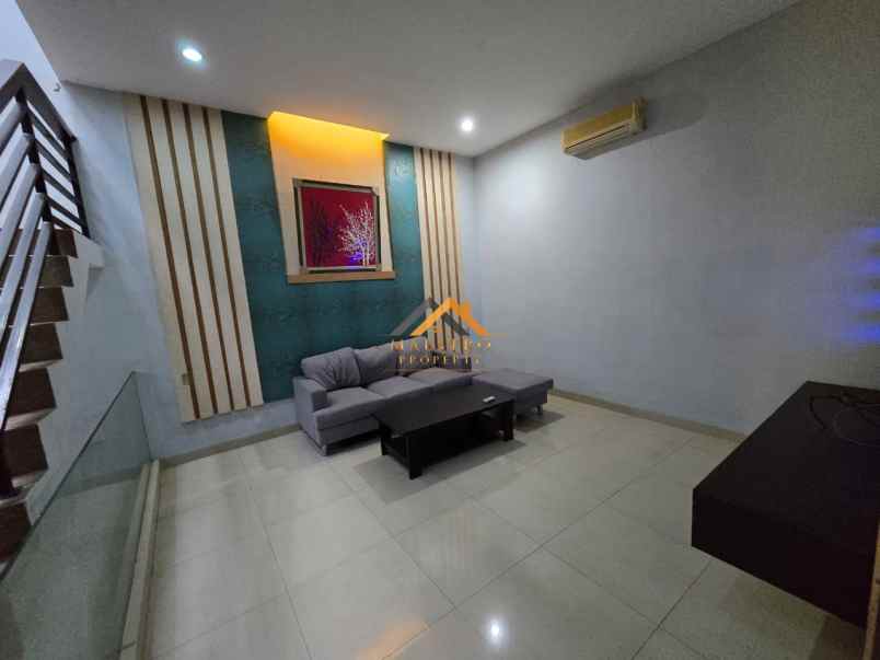 dijual rumah komplek cemara asri jalan