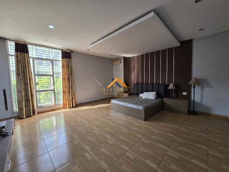 dijual rumah komplek cemara asri jalan