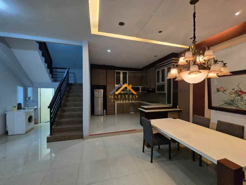 dijual rumah komplek cemara asri jalan