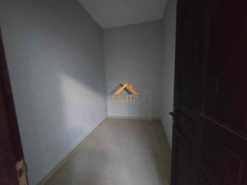 dijual rumah komplek cemara asri jalan