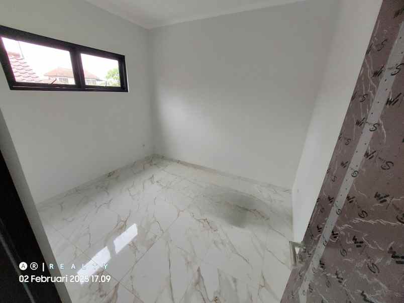 dijual rumah komplek cigadung