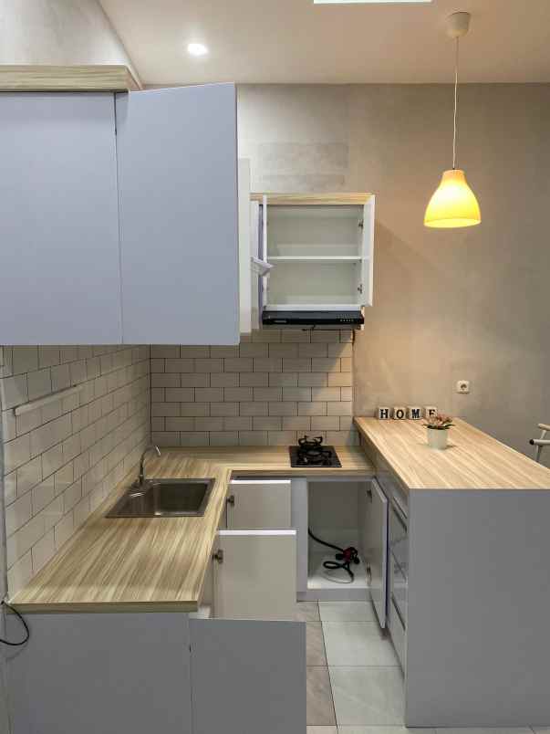 dijual rumah komplek cilame