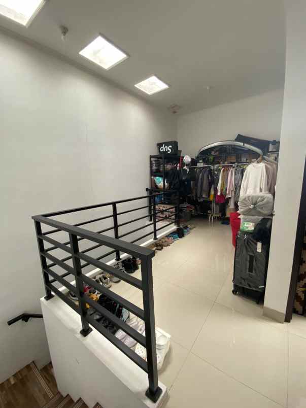 dijual rumah komplek elite puri dago