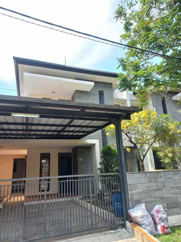 dijual rumah komplek grand sharon