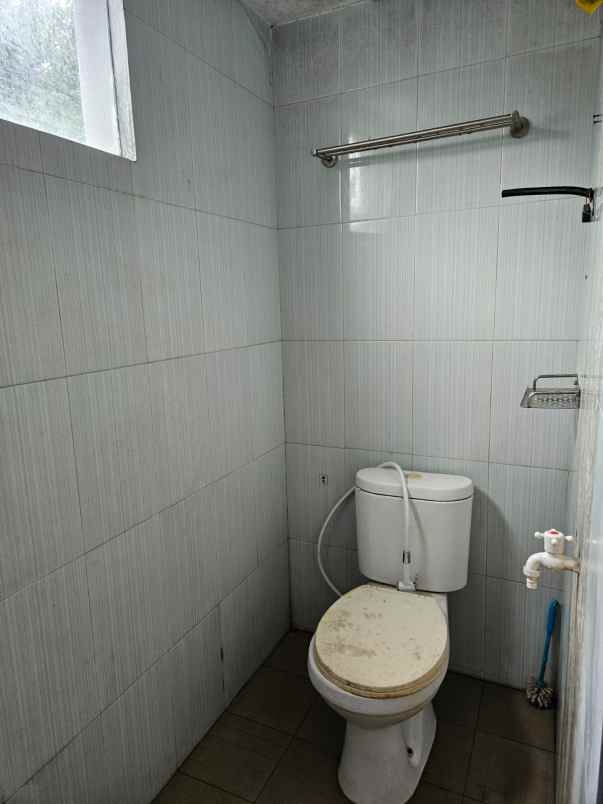 dijual rumah komplek sapta taruna