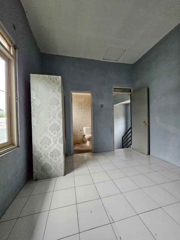 dijual rumah komplek sapta taruna