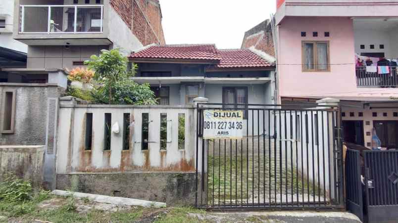 dijual rumah komplek sariwangi