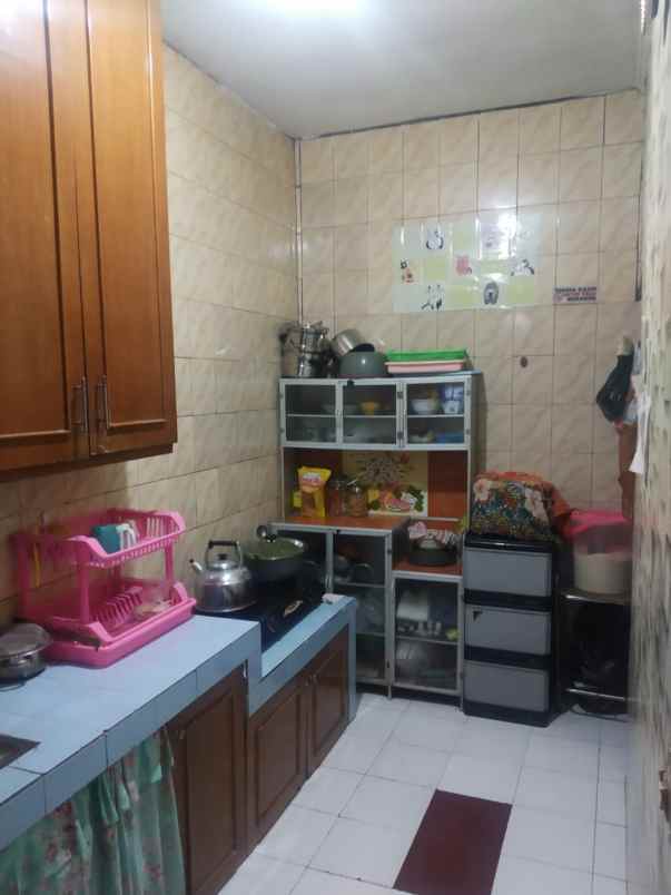 dijual rumah komplek sariwangi