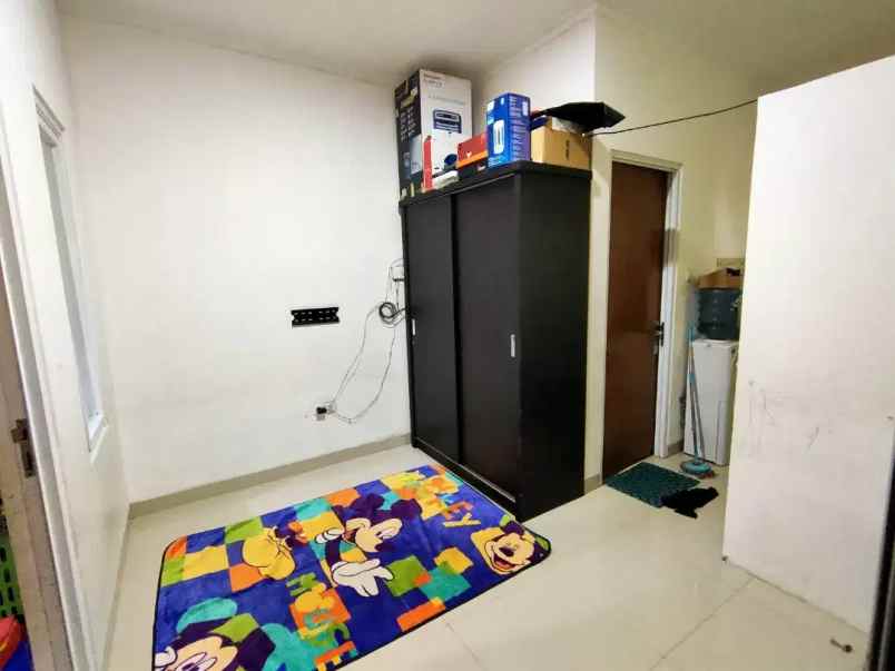 dijual rumah komplek sariwangi