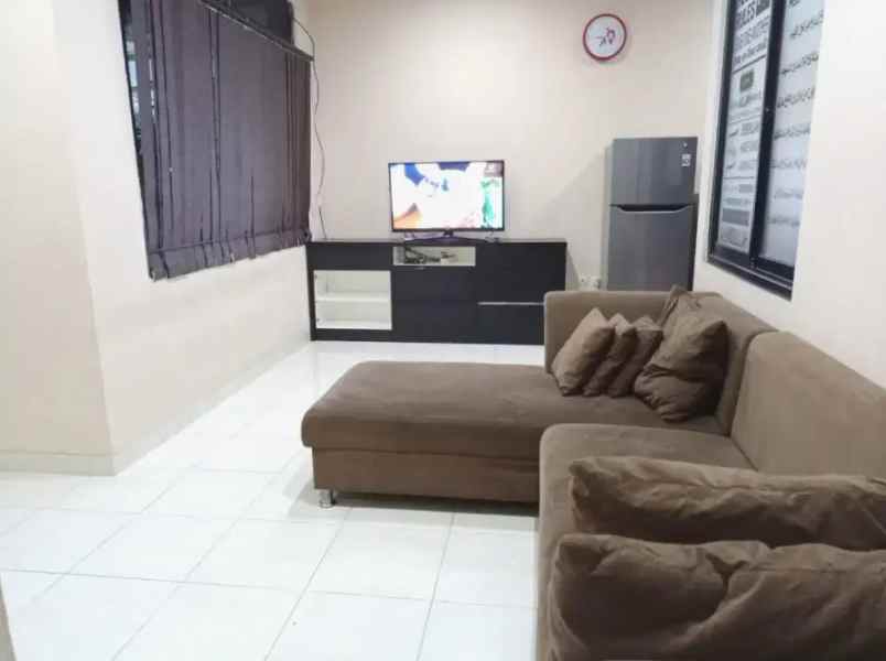 dijual rumah komplek sariwangi