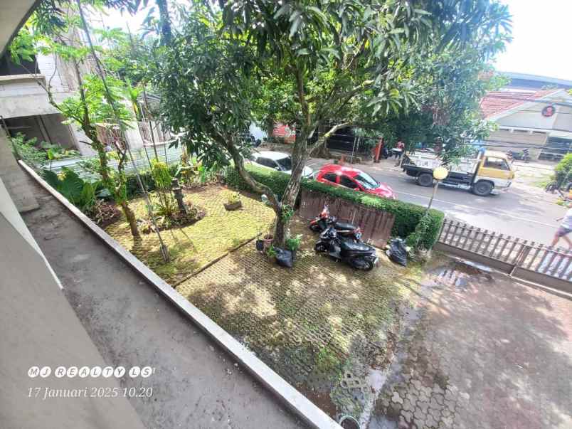dijual rumah komplek taman sari bandung