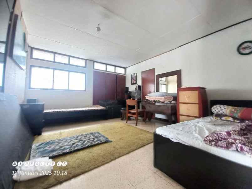 dijual rumah komplek taman sari bandung