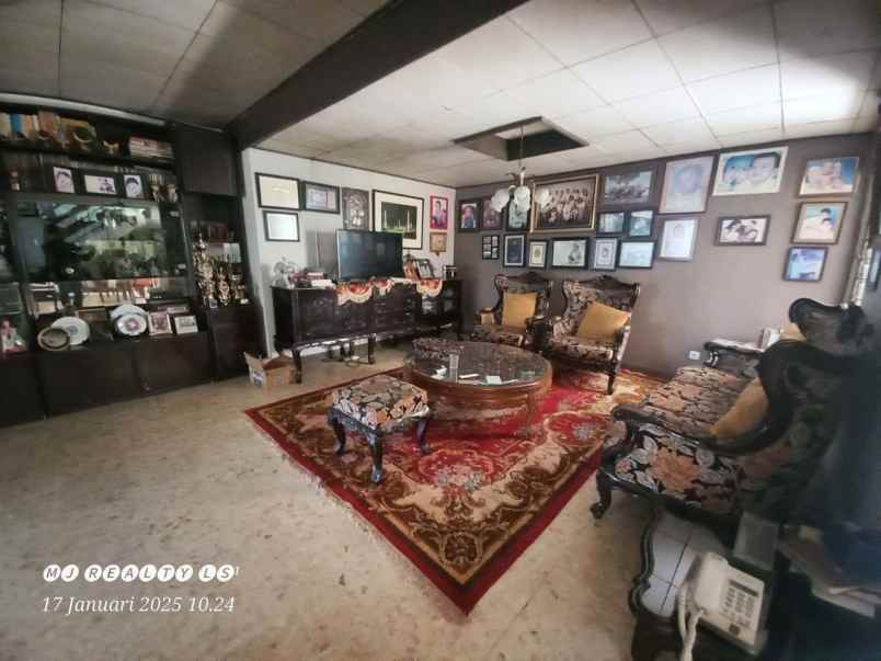 dijual rumah komplek taman sari bandung