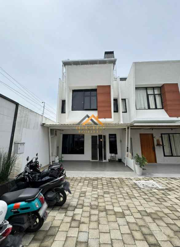 dijual rumah komplek villa rukun mas