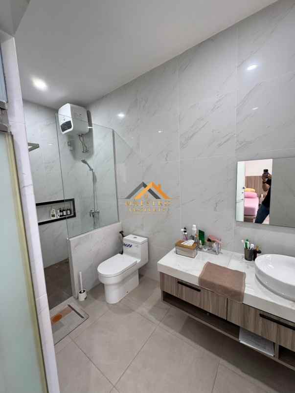 dijual rumah komplek villa rukun mas