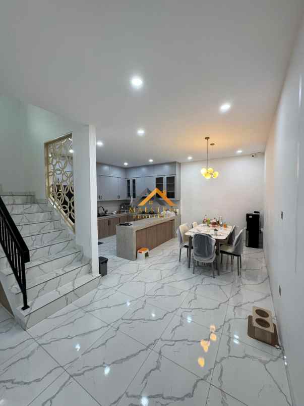dijual rumah komplek villa rukun mas
