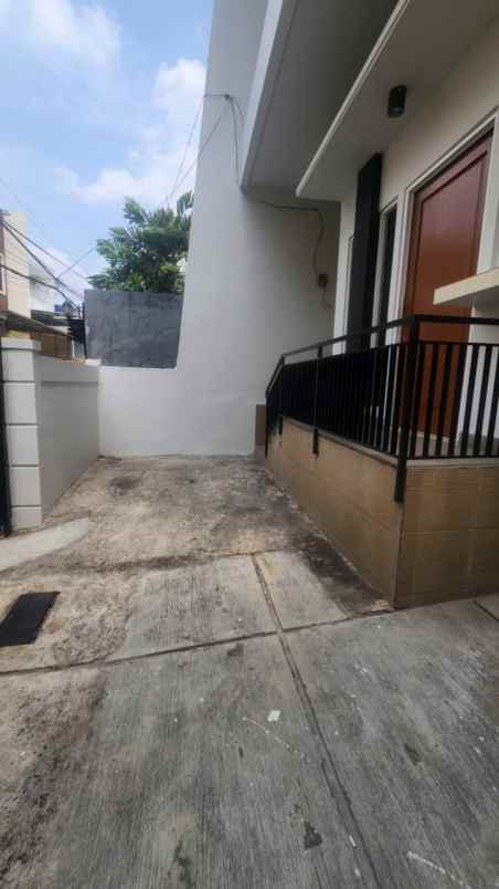 dijual rumah komplek walikota kelapa