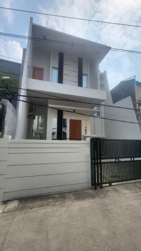 dijual rumah komplek walikota kelapa