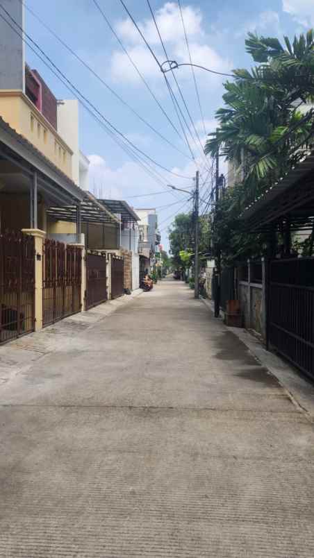 dijual rumah komplek walikota kelapa