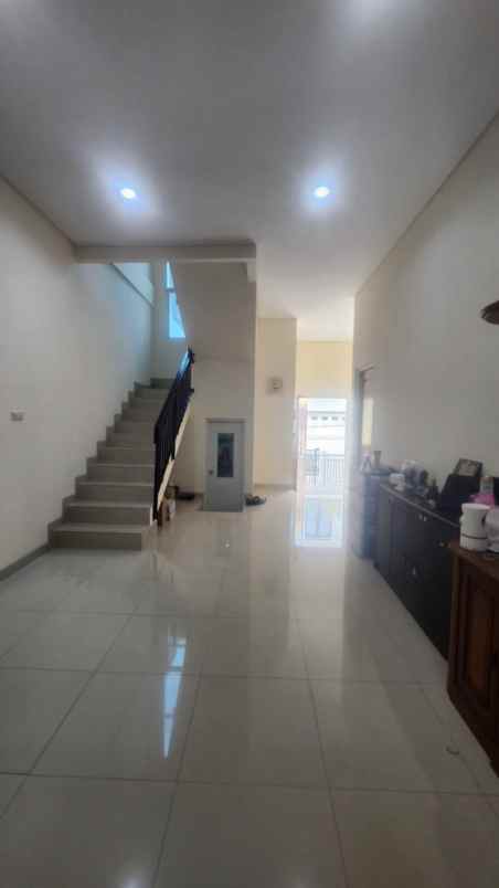 dijual rumah komplek walikota kelapa