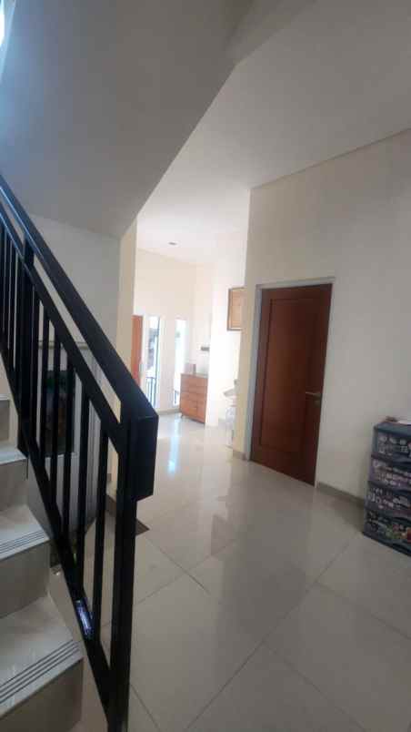 dijual rumah komplek walikota kelapa