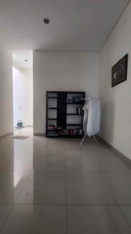 dijual rumah komplek walikota kelapa