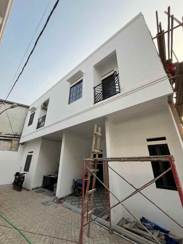 dijual rumah kp tengah kramatjati