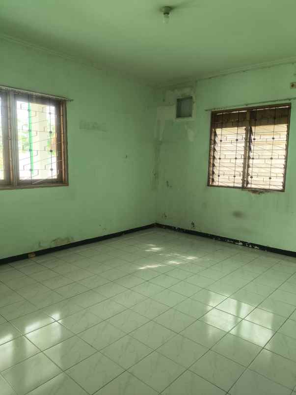 dijual rumah kutisari